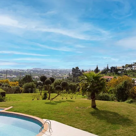Poolside Family 3* Albufeira